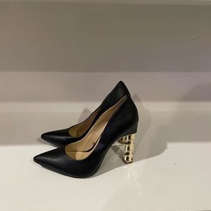 Katy Perry Black Pump Greek Key Heel Size 7.5